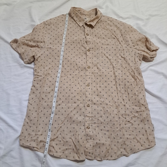 Wind river | Beige leaf pattern button up short sleeve men's shirt - Picture 6 of 8